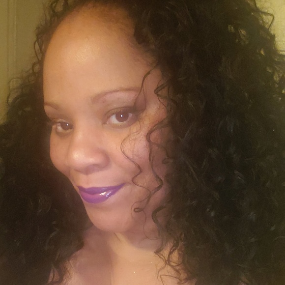 Meet your Posher, Adrienne - Picture 1 of 1